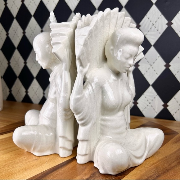 Large Flower Vase Japanese Porcelain Seated Figure With Fan-Form Opening 10” - Picture 17 of 17